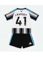Newcastle United Jacob Ramsey #41 Replika Hemmakläder Barn 2026-27 Kortärmad (+ byxor) Newcastle United Jacob Ramsey #41 Replika Hemmakläder Barn 2026-27 Kortärmad (+ byxor)